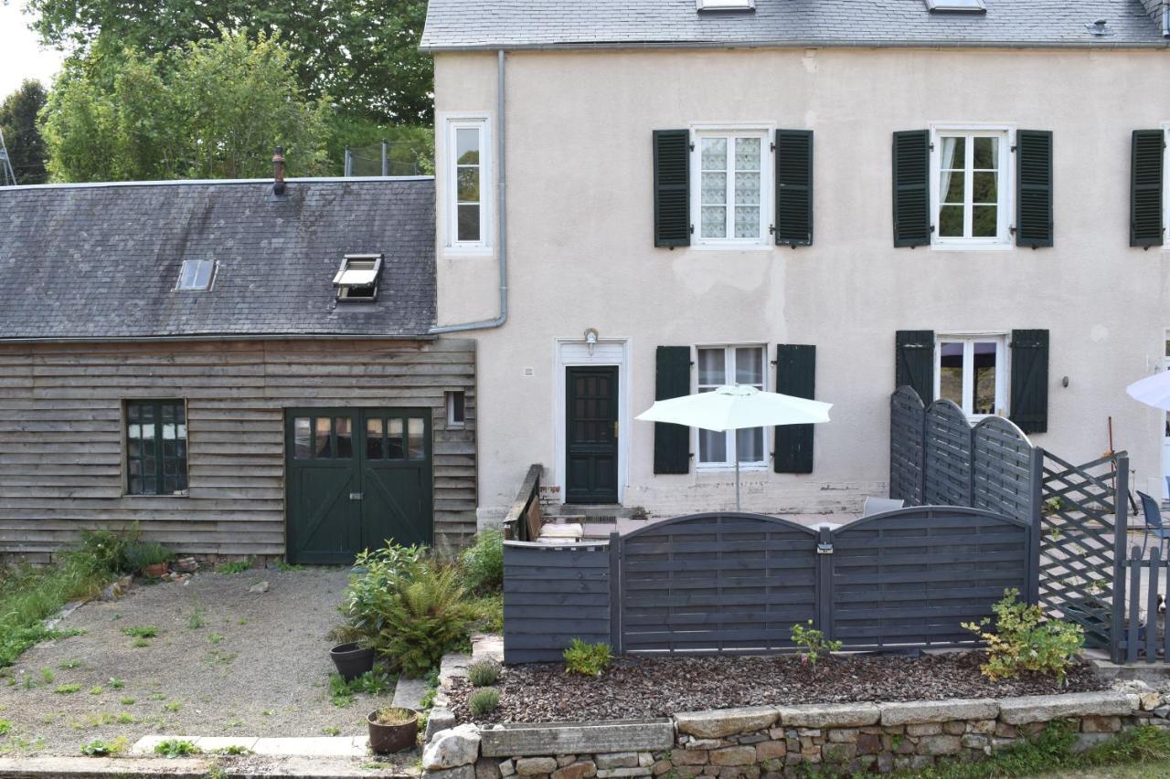 Gites In Le Neufbourg -Mortain Εξωτερικό φωτογραφία